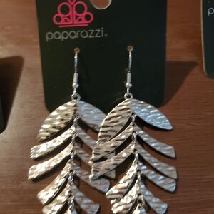 Paparazzi Silver Leaf Earrings